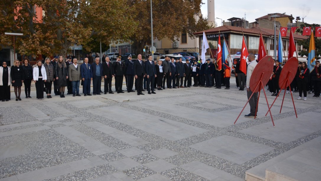 İlçemizde 10 Kasım Atatürk'ü Anma Programı Gerçekleştirildi.